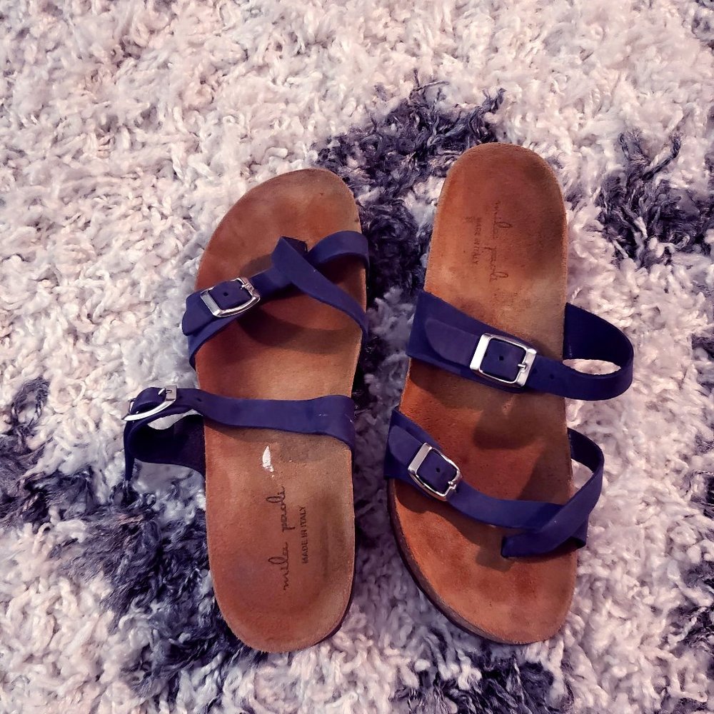 Mila Paoli blue leather sandal!